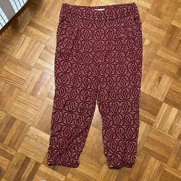 Patterned capris - Picture 2 of 3